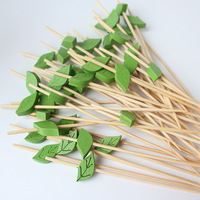 Piques à cocktail en feuilles de bambou vertes, feuilles de palmier tropicales, trèfles décoratifs, brochettes alimentaires jetables pour apéritifs, fruits et fêtes