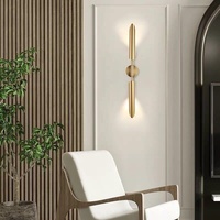 Lampe murale en fer longue et minimaliste de style nordique moderne, design de luxe léger, pour chambre à coucher et salon, LED