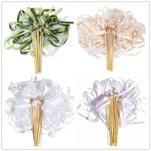 Varitas de encaje con cascabeles – Varitas de hadas blancas para recuerdos de boda, accesorios para animar a los invitados, fiestas de cumpleaños, despedidas de soltera, ceremonias - Product Image 3