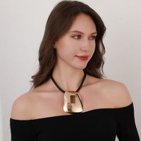 Collier pendentif vintage grand format, chaîne géométrique ajourée, style européen, alliage, accessoires de fête