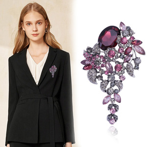 Broche de Cristal Multicolorido Exagerado de Tamanho Grande, Acessório Completo de Luxo Leve Retrô Europeu e Americano - Product Image 2