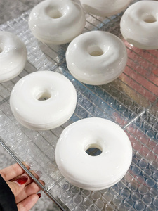 Modelo de Donut Duradero de 8.5cm para Decoración de Pared, Arreglos Florales, Accesorios, Exhibiciones Artesanales Bañadas en Chocolate Blanco Puro, Doble Cara - Product Image 6