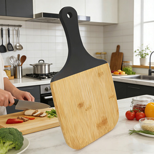 Tabla de Cortar de Bambú Ecológica al por Mayor con Personalización de Logotipo Cortado con Láser para Uso en Cocina, Vegetales, Pizza, en Casa y Camping - Product Image 1