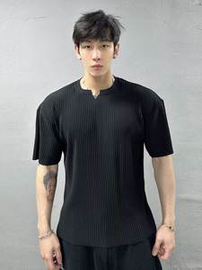 T-shirt d'été décontracté 'Ice Silk' en jersey pour homme <span class=keywords><strong>plissé</strong></span>, conçu pour le fitness, col en V, manches courtes, <span class=keywords><strong>bas</strong></span> ample, respirant et compressé - Product Image 4