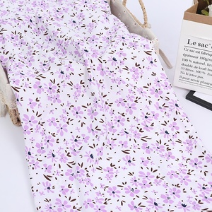 Tela de gasa con estampado Floral para vestido, tela <span class=keywords><strong>100</strong></span>% poliéster con flor pequeña RTS para vestido de verano - Product Image 4