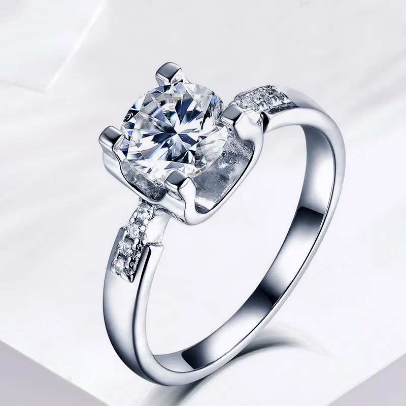 China factory supply classic models four claw bull head set 1 carat moissanite diamond ring silver jewelry