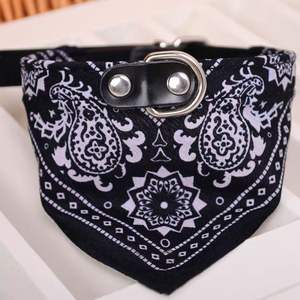 Nueva llegada de lujo suave y duradero PU cuero <span class=keywords><strong>Collar</strong></span> pequeños gatos medianos perros personalizable triángulo estampado collares para mascotas - Product Image 5