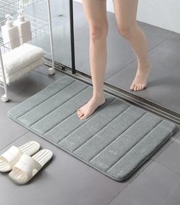 Juego de Alfombrillas de Baño FMT de Franela Suave Absorbente con Espuma Viscoelástica Antideslizante Ecológica de Secado Rápido Lavable a Máquina - Product Image 5
