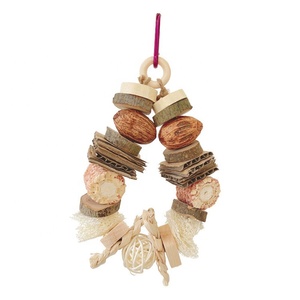 Jouets naturels colorés de sécurité d'oiseau d'écrou <span class=keywords><strong>pour</strong></span> des perroquets jouets à mâcher suspendus <span class=keywords><strong>en</strong></span> <span class=keywords><strong>bois</strong></span> de <span class=keywords><strong>lapin</strong></span> jouets de Hamster de boule de rotin <span class=keywords><strong>pour</strong></span> de petits animaux - Product Image 6