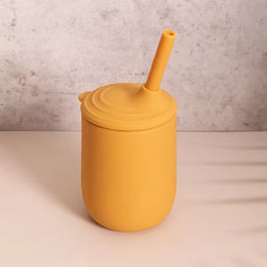 Nouvelle tasse à eau en silicone pour bébé et tout-petit, résistante à la chaleur, de qualité alimentaire, avec paille magique en silicone pour l'apprentissage de la boisson - Product Image 6
