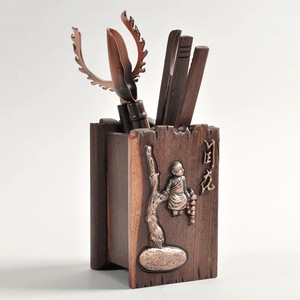 Juego de té de seis piezas de madera de ébano, accesorios cuadrados para la ceremonia del té Kung Fu con figuras talladas y herramientas de cobre. - Product Image 2