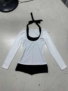 Conjunto de mono de punto sólido con diseño de rodilla regular y cubretrajes - Atuendo versátil informal de dos piezas de elastano/poliéster para primavera/verano para el día a día - Product Image 2