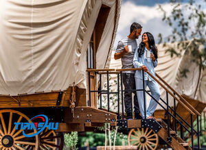 Structure <span class=keywords><strong>en</strong></span> bois vente chaude glamping safari chariot mobile couvert wagon tente pour la famille et les amis à louer - Product Image 5