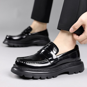 Chaussures de marche en cuir verni à bout rond, à enfiler, avec semelle intermédiaire EVA amortie et semelle extérieure en caoutchouc, toutes saisons, couleur unie - Product Image 2