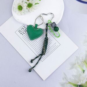 Al por mayor Llavero con colgante decorativo de aleación, cuero creativo, nudo de amor y cuerda, pequeño y con estilo fresco, para parejas - Product Image 4