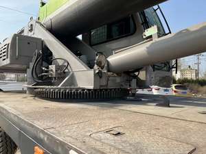 Grue sur camion Zoomlion ZTC350H 35 tonnes en bon état, performances efficaces, composants robustes pour la construction sur site - Product Image 3