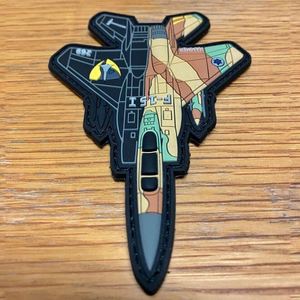 Badges en caoutchouc silicone de haute qualité à coudre ou thermocollants, fournisseur de patchs 3D souples en PVC avec logo personnalisé en relief pour vêtements et casquettes - Product Image 2