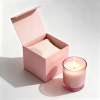 Boîte cadeau de luxe rose rigide pour bougie parfumée, conçue sur mesure, avec logo en relief et insert en mousse EVA.