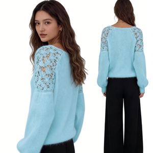 Pull en tricot duveteux pour femme - Haut à manches longues et col bateau avec empiècements en dentelle crochetée Sehe Fashion - Product Image 6