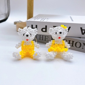 Llavero de Oso Lindo Personalizable con Cuentas Acrílicas de 4mm, Hecho a Mano, para Regalo de Novio/Novia, Decoración de Bolsos y Llaveros de Coche - Product Image 2