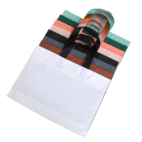 Sac de shopping en plastique de haute qualité avec poignée, design gratuit, pour l'emballage de vêtements, logo personnalisé
