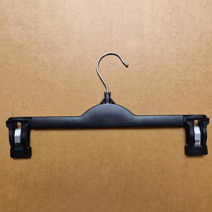 CL9630-30cm Schwarze Kunststoff-Hosenständer für Einkaufszentren, Supermärkte und Bekleidungsgeschäfte - Product Image 3