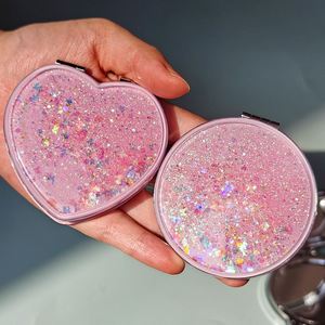 Espejo de Maquillaje Portátil de Doble Cara Estilo Quicksand, Lindo Regalo para Mujeres y Niñas, Espejo de Maquillaje Mini de Viaje con Etiqueta Privada - Product Image 1