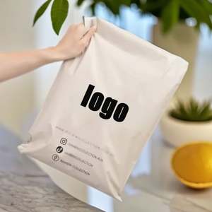 Bolsas de Envío de Polietileno Biodegradables con Logotipo Personalizado, Bolsas de Correo de Polietileno Mate Personalizadas - Product Image 1
