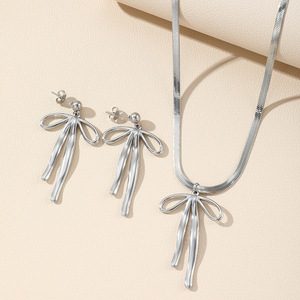 Pendientes de Moda con Lazo y Borlas Largas, Chapados en Oro de 18K, con Circonita y Acero Inoxidable, Regalo de Boda - Product Image 3