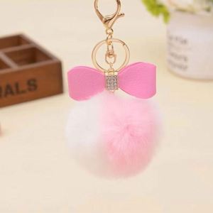 Porte-clés en fausse fourrure en gros, porte-clés en cuir souple avec pompon pour filles et femmes, cadeau promotionnel - Product Image 2