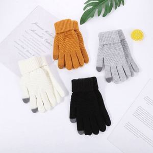 Guantes de Invierno Unisex Amarillos de Punto, Acrílico/Algodón, Cómodos, Transpirables, con Logotipo Personalizado, al por Mayor, Cálidos, para Exteriores, Uso Diario - Product Image 4