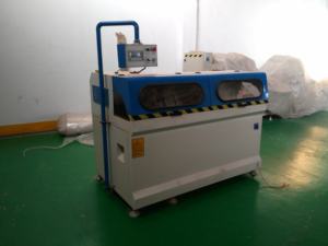 Scie à découper automatique LJZZ-450 1500W avec lame de 450 mm et connecteur d'angle pour la construction en aluminium et PVC, 380V, facile à utiliser - Product Image 5