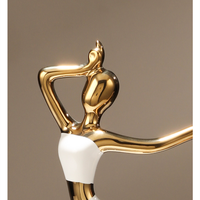 Ornement en céramique de danseuses plaqué or de style moderne de luxe, fait à la main, décoration de chambre, décoration de la maison, cadeau de Noël