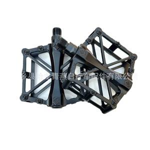 Pédales en aluminium de type X pour VTT avec roulement à billes, design durable - Product Image 5