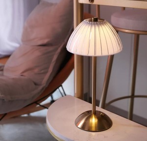 Moderne Kristall Tisch lampe mit Luxus Lampen schirme Innen dekorative Beleuchtung Touch Light Home Decor - Product Image 5