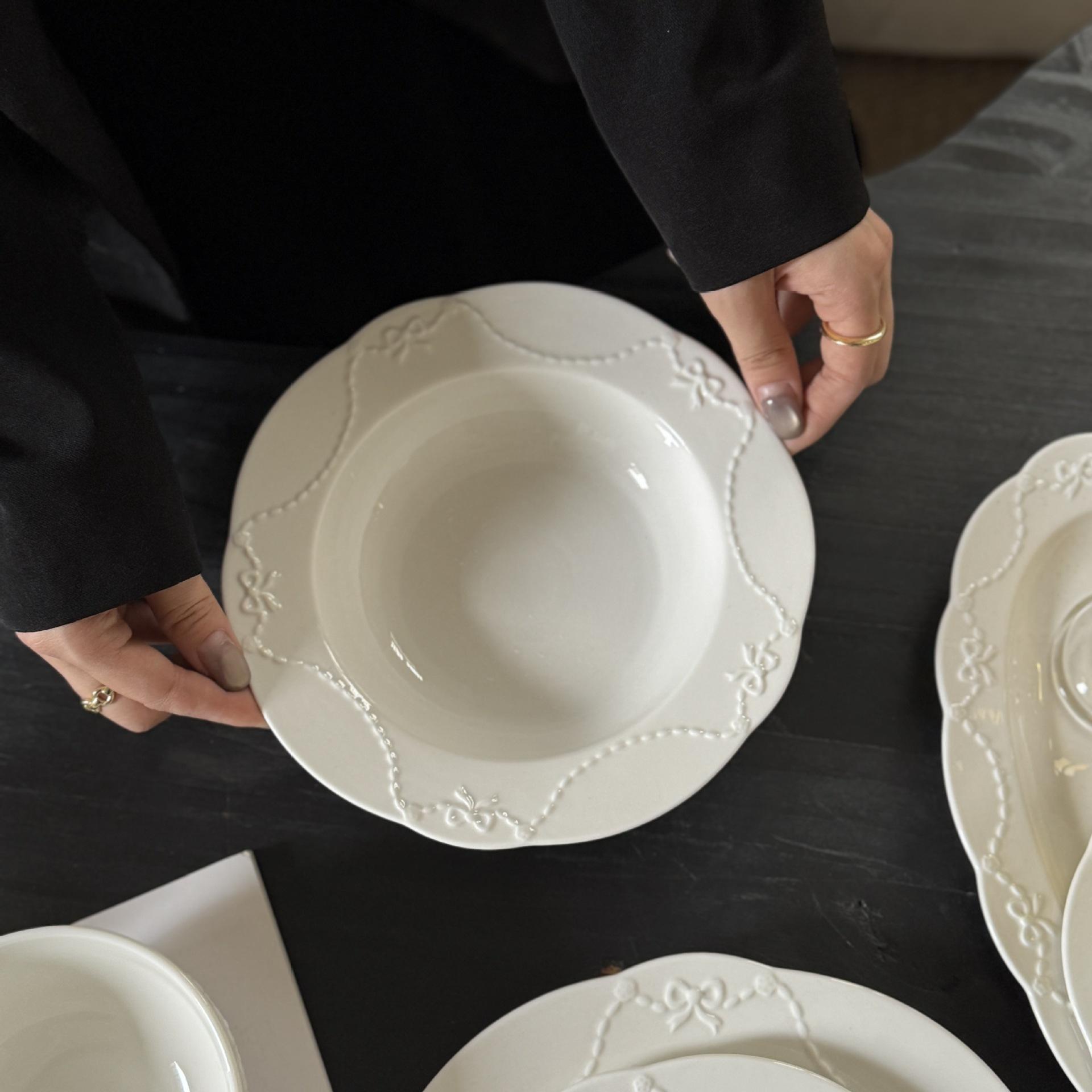 White soup plate for the fugitive princess, 20*4