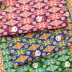 Tessuto in Cotone 100% di Alta Qualità con Stampe Colorate e <span class=keywords><strong>Motivi</strong></span> Anni '80 per Abiti - Product Image 4