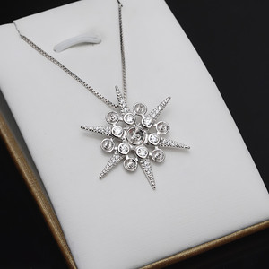 จี้รูปปลาดาวเงินแท้ S925 ประดับมุกหลายเม็ด พร้อมสร้อยคอเปล่า ดีไซน์ทันสมัย สำหรับงาน DIY ของขวัญในโอกาสต่างๆ - Product Image 1