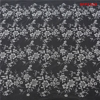 Nouveau tissu en dentelle brodée de fleurs 3D blanc de luxe avec paillettes, tissu fluorescent pour robe de soirée pour femmes