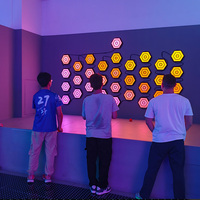 Expérience de jeux d'activation populaire salle de jeux de lancer interactive réaction de sport d'équipe difficile mur de jeu LED actif