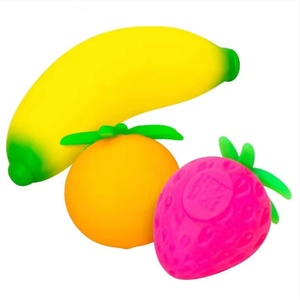 Jouet Squishy Schylling Groovy Fruit en TPR souple, jouet anti-stress pour enfants et adultes, apaisant pour l'anxiété - Product Image 1