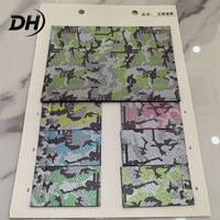 Tissu en cuir synthétique imprimé camouflage personnalisé, base en polyester, imitation cuir microfibre pour la tige des chaussures et des baskets