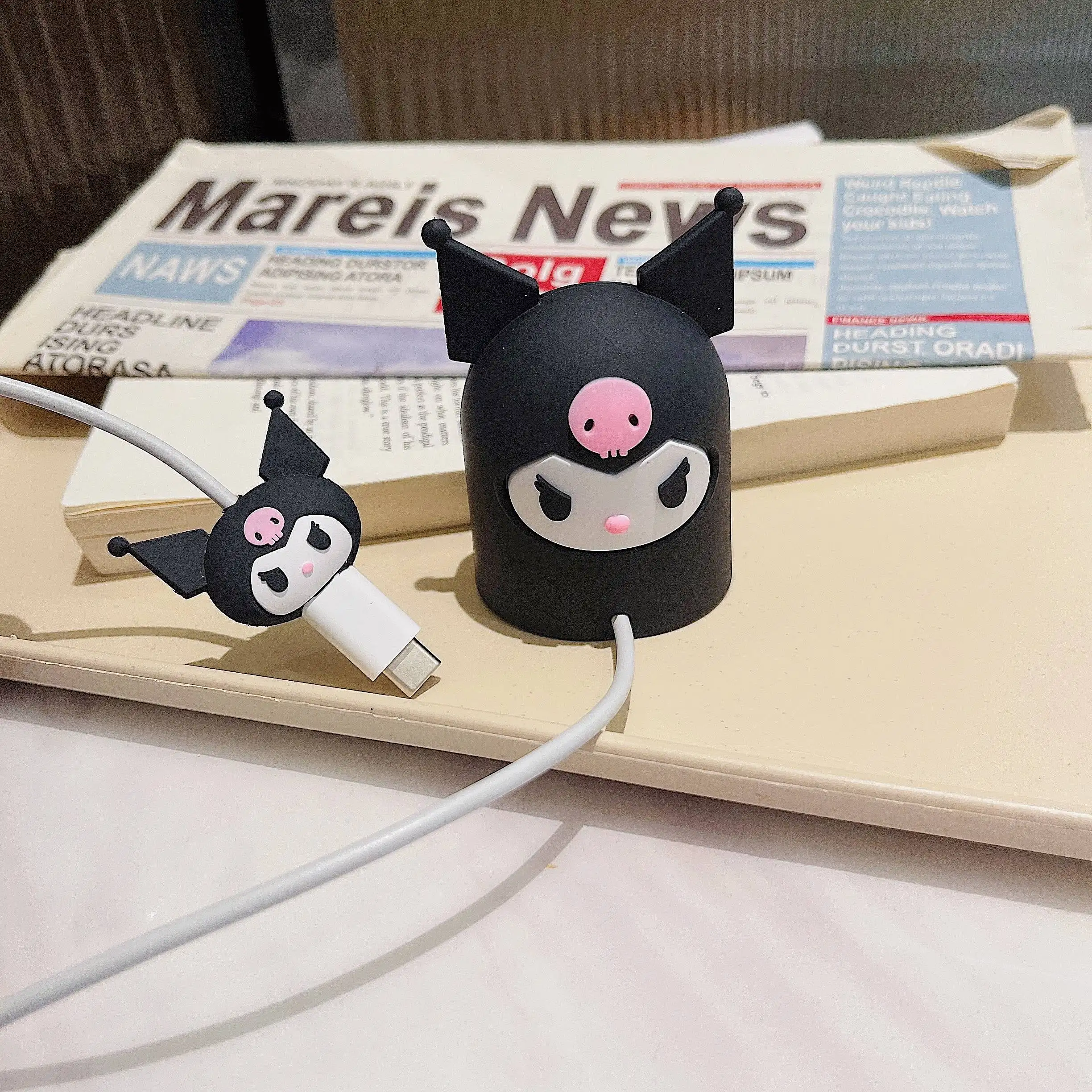 2023 3D Cartoon Kuromi Cute Styles Watch Holder Charging Base Charger Dock For Apple Watch 7/6/5/4/3/2/1 Stand Display Holder