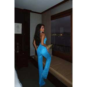 Combinaison de soirée bleue scintillante à bretelles avec imprimé pailleté, style formel-casual pour le printemps/été, longueur au-dessus du genou - Product Image 1