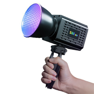 Lampe de Remplissage à Haute Puissance RVB Rechargeable Éclairage COB Lampe de Photographie en Direct en Plein Air Portable à Main Moins de 35W AC/DC - Product Image 5