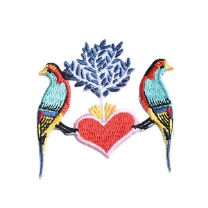 Applicazione Ricamata Personalizzata a Forma di Uccello, Patch Termoadesiva per Abbigliamento, Borse, Uniformi e Cappelli - Product Image 1