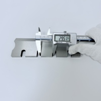 Lames de broyeur personnalisées, couteaux de déchiqueteuse OEM pour les machines de recyclage du plastique, du bois et du caoutchouc