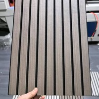 Panneau acoustique en lattes de bois personnalisé, panneau mural absorbant le son pour la décoration intérieure et la réduction du bruit