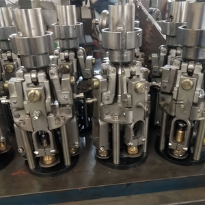 Máquina taponadora <span class=keywords><strong>de</strong></span> botellas roscadas Ropp semiautomática <span class=keywords><strong>de</strong></span> buena relación calidad-precio Máquina taponadora manual <span class=keywords><strong>de</strong></span> botellas <span class=keywords><strong>de</strong></span> <span class=keywords><strong>vino</strong></span> y <span class=keywords><strong>prensa</strong></span> <span class=keywords><strong>de</strong></span> calor - Product Image 6