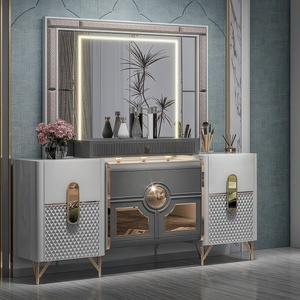 Ensemble de chambre à coucher moderne de luxe en bois personnalisé avec lit extensible King/<span class=keywords><strong>Queen</strong></span> Size et rangements pour hôtels, fermes, appartements et villas - Product Image 6